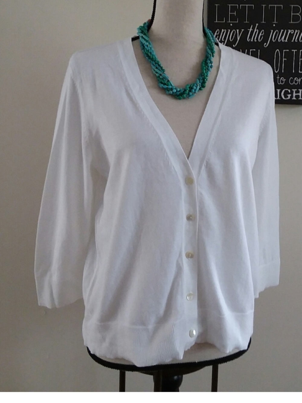 Gap Classic White Button-Up V neck Cardigan Sweater size L
